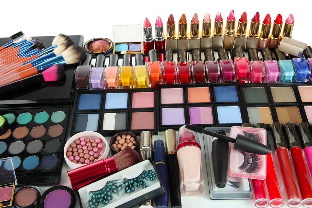 Как выбрать оптового поставщика профессиональной косметики в Лодзи?