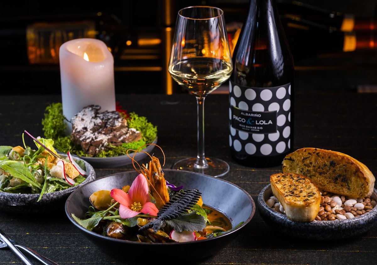 Ukryte Rzeki — Restaurant
