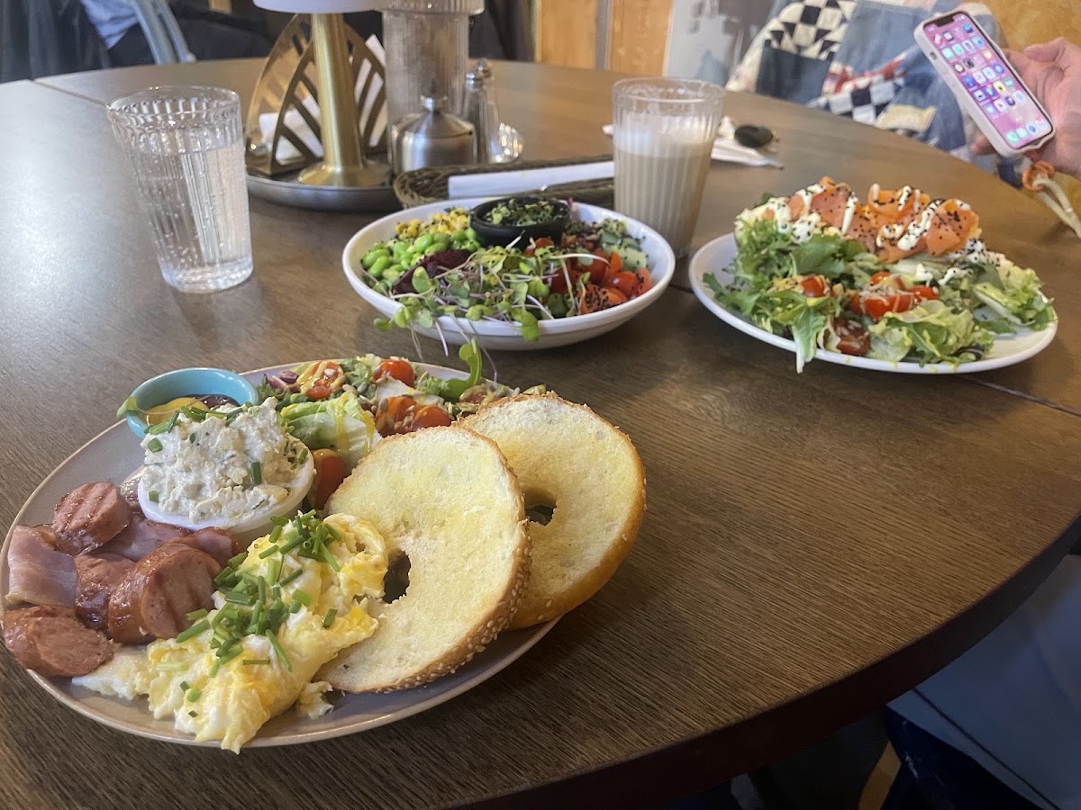 Caffe przy ulicy ŚRÓDMIEŚCIE — Cafe
